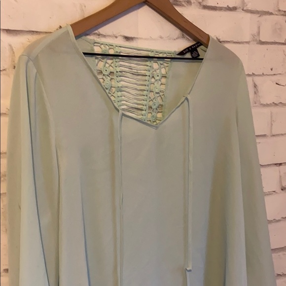 Zac & Rachel bell sleeve teal blouse - Picture 2 of 5